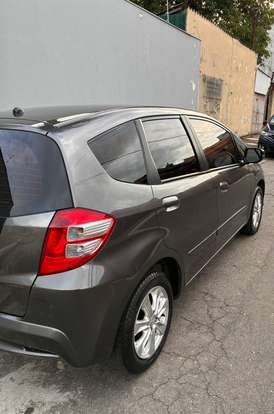 HONDA-FIT-2012