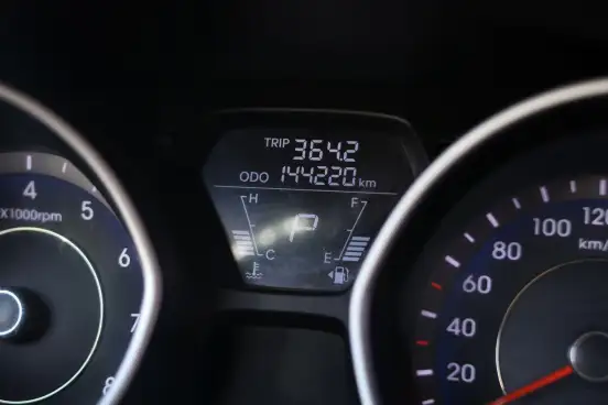 HYUNDAI-ELANTRA-2012