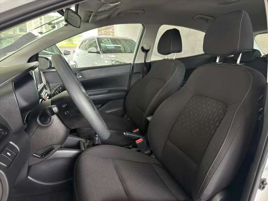 HYUNDAI-HB20-2023