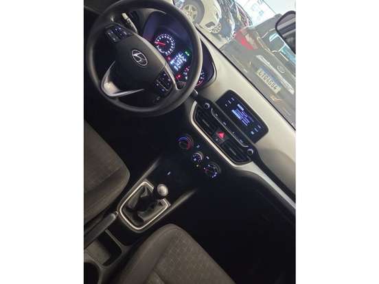 HYUNDAI-HB20-2023