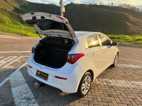 HYUNDAI-HB20-2017