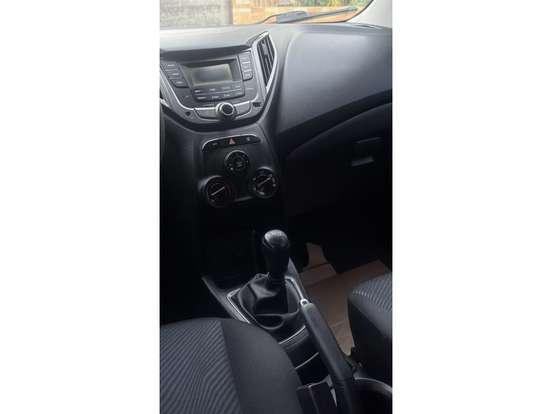 HYUNDAI-HB20-2013