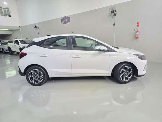 HYUNDAI-HB20-2023