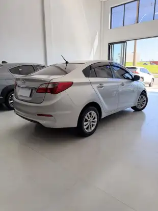 HYUNDAI-HB20S-2017