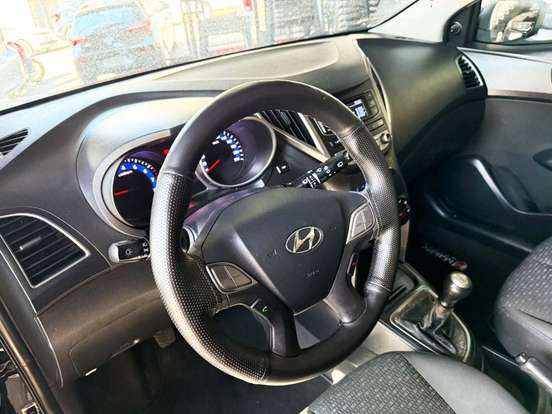 HYUNDAI-HB20S-2017