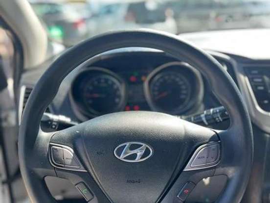HYUNDAI-HB20S-1.6 COMFORT PLUS 16V FLEX 4P AUTOMÁTICO HYUNDAI-HB20S-2015