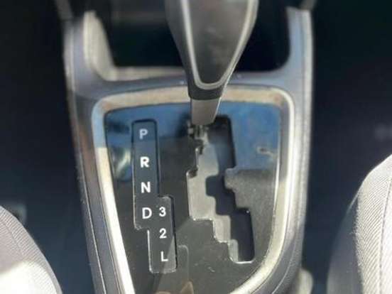 HYUNDAI-HB20S-1.6 COMFORT PLUS 16V FLEX 4P AUTOMÁTICO HYUNDAI-HB20S-2015