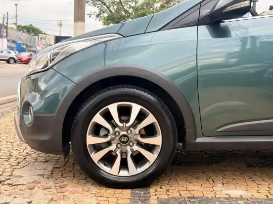 HYUNDAI-HB20X-1.6 16V PREMIUM FLEX 4P AUTOMÁTICO HYUNDAI-HB20X-2016