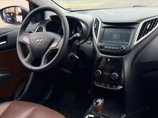 HYUNDAI-HB20X-1.6 16V PREMIUM FLEX 4P AUTOMÁTICO HYUNDAI-HB20X-2016
