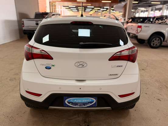 HYUNDAI-HB20X-1.6 16V PREMIUM FLEX 4P AUTOMÁTICO HYUNDAI-HB20X-2014