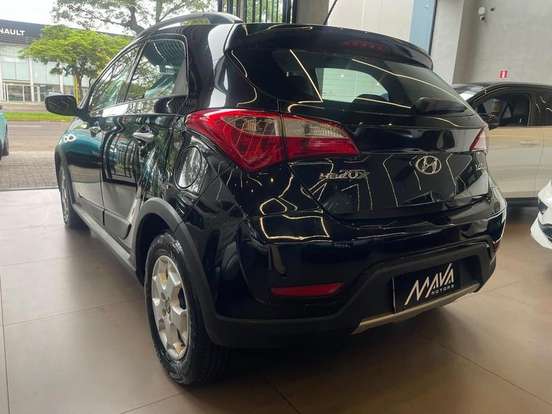 HYUNDAI-HB20X-2013