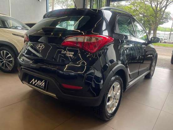 HYUNDAI-HB20X-1.6 16V PREMIUM FLEX 4P MANUAL HYUNDAI-HB20X-2013