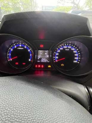 HYUNDAI-HB20X-1.6 16V PREMIUM FLEX 4P MANUAL HYUNDAI-HB20X-2013