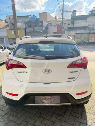 HYUNDAI-HB20X-1.6 16V STYLE FLEX 4P AUTOMÁTICO HYUNDAI-HB20X-2014