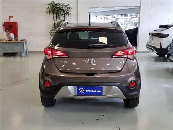 HYUNDAI-HB20X-2017
