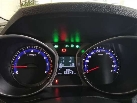 HYUNDAI-HB20X-2017