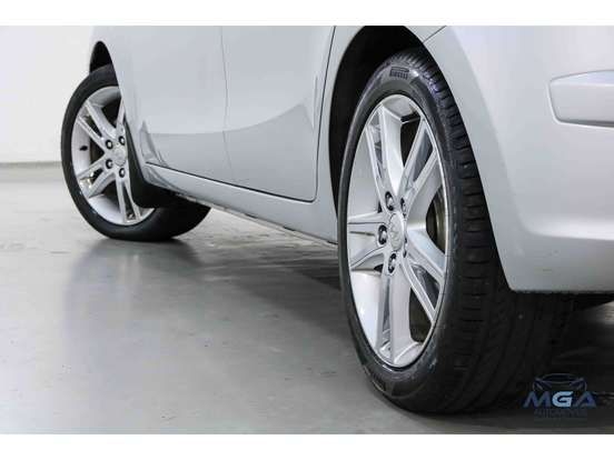 HYUNDAI-I30-2.0 MPFI GLS 16V GASOLINA 4P AUTOMÁTICO HYUNDAI-I30-2011