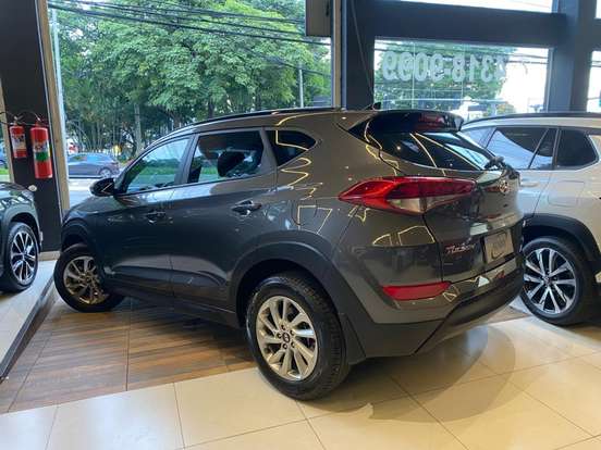 HYUNDAI-TUCSON-2021