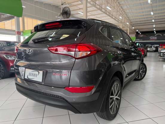 HYUNDAI-TUCSON-2021