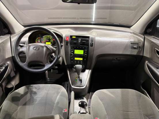 HYUNDAI-TUCSON-2012