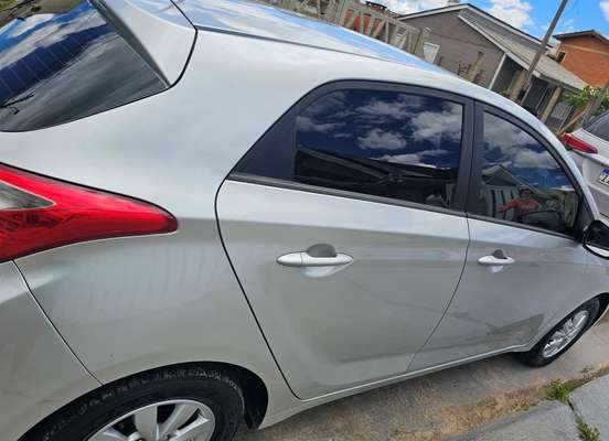 HYUNDAI-HB20-2012