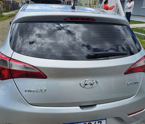 HYUNDAI-HB20-2012
