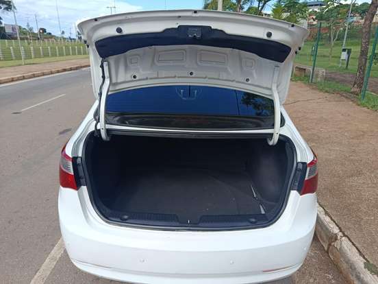 HYUNDAI-HB20S-1.6 COMFORT STYLE 16V FLEX 4P AUTOMÁTICO HYUNDAI-HB20S-2013