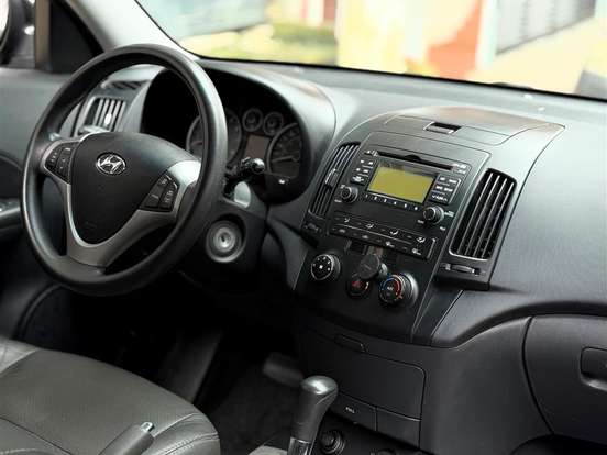 HYUNDAI-I30-2.0 MPFI GLS 16V GASOLINA 4P AUTOMÁTICO HYUNDAI-I30-2011