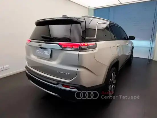 JEEP-COMMANDER-2022