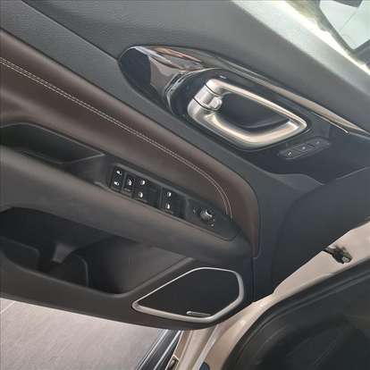 JEEP-COMMANDER-2025