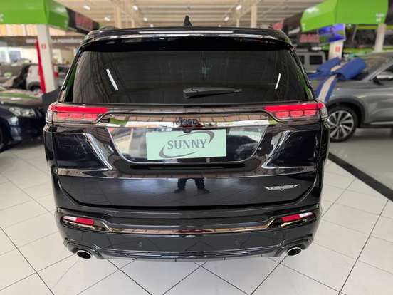JEEP-COMMANDER-2024