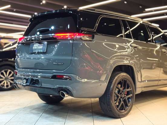 JEEP-COMMANDER-2024