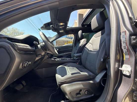 JEEP-COMMANDER-2025