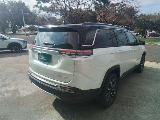 JEEP-COMMANDER-2022