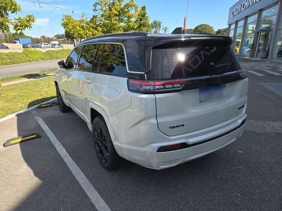 JEEP-COMMANDER-2.0 TD380 TURBO DIESEL LIMITED AT9 JEEP-COMMANDER-2023
