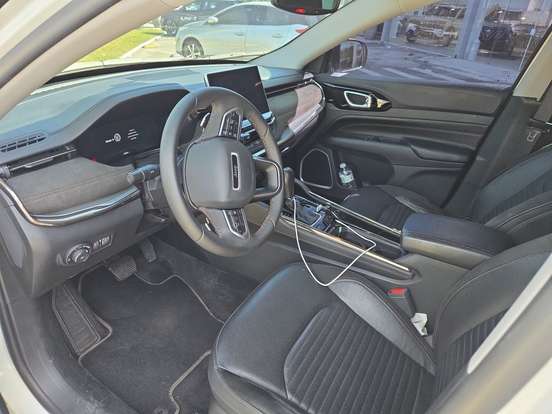 JEEP-COMMANDER-2023