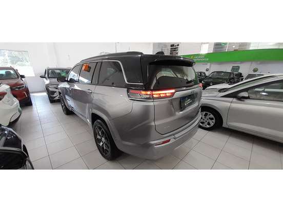 JEEP-COMMANDER-2024