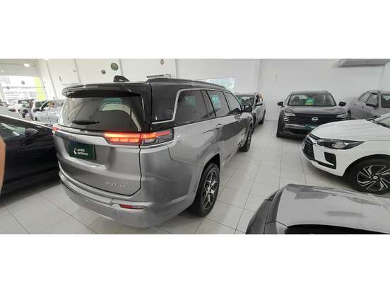 JEEP-COMMANDER-2024