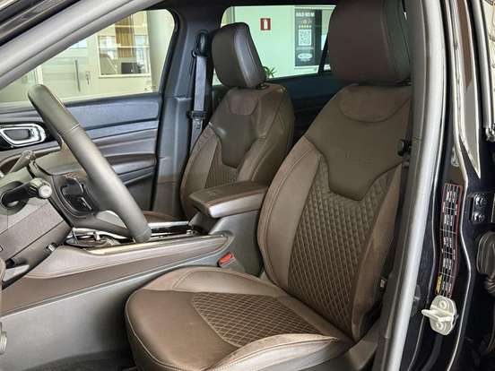 JEEP-COMMANDER-2.0 TD380 TURBO DIESEL OVERLAND AT9 JEEP-COMMANDER-2024