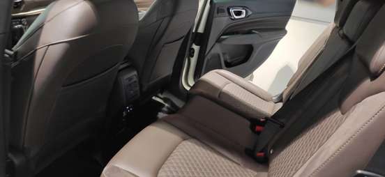 JEEP-COMMANDER-2022