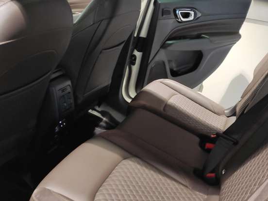 JEEP-COMMANDER-2.0 TD380 TURBO DIESEL OVERLAND AT9 JEEP-COMMANDER-2022