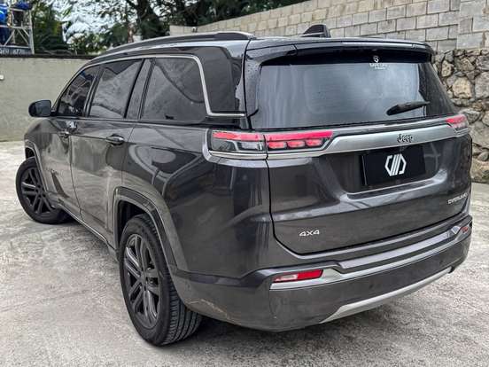 JEEP-COMMANDER-2025
