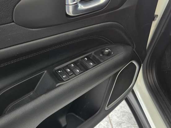 JEEP-COMPASS-1.3 T270 TURBO FLEX LONGITUDE AT6 JEEP-COMPASS-2022