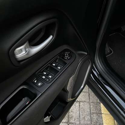 JEEP-RENEGADE-2025