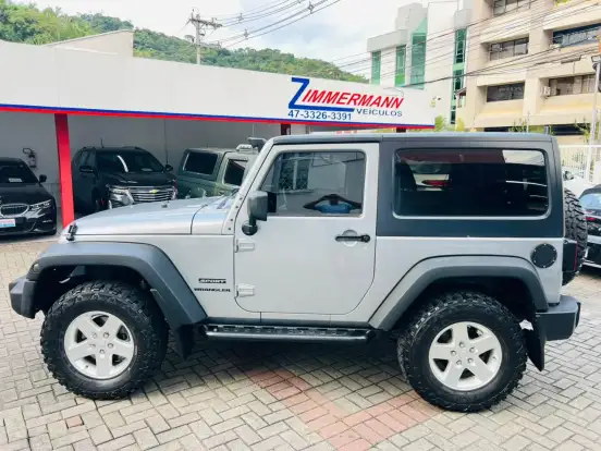 JEEP-WRANGLER-3.6 SPORT 4X4 V6 12V GASOLINA 2P AUTOMÁTICO JEEP-WRANGLER-2013