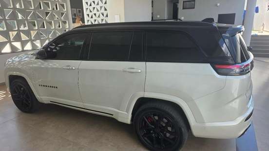 JEEP-COMMANDER-2024
