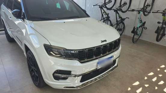 JEEP-COMMANDER-2024