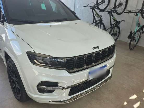 JEEP-COMMANDER-2.0 HURRICANE 4 TURBO GASOLINA BLACKHAWK AT9 JEEP-COMMANDER-2024