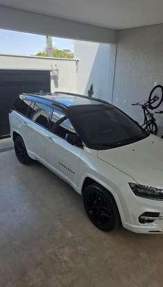 JEEP-COMMANDER-2024