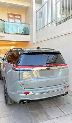 JEEP-COMMANDER-2.0 HURRICANE 4 TURBO GASOLINA BLACKHAWK AT9 JEEP-COMMANDER-2025